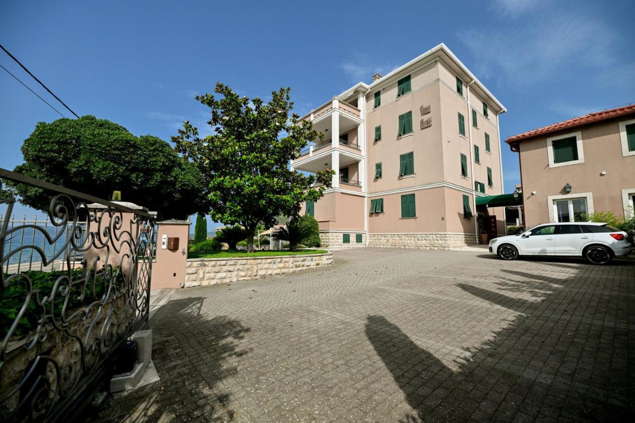 Villa Hresc S ซาดาร์ ภายนอก รูปภาพ